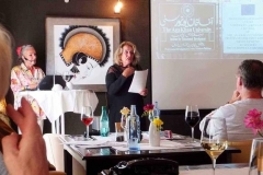 02_ Die Filmproduzentin und Geschichtenschreiberin erz__hlt copia