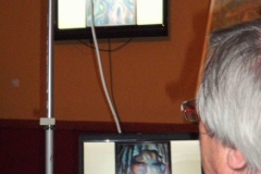 10.Franz-Rudolf Peter bringt die Bilder vom Laptop auf den Fernsehschirm